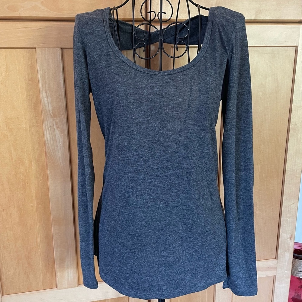 Avia open back long sleeve workout athletic athleisure grey Top size Medium - Picture 1 of 7